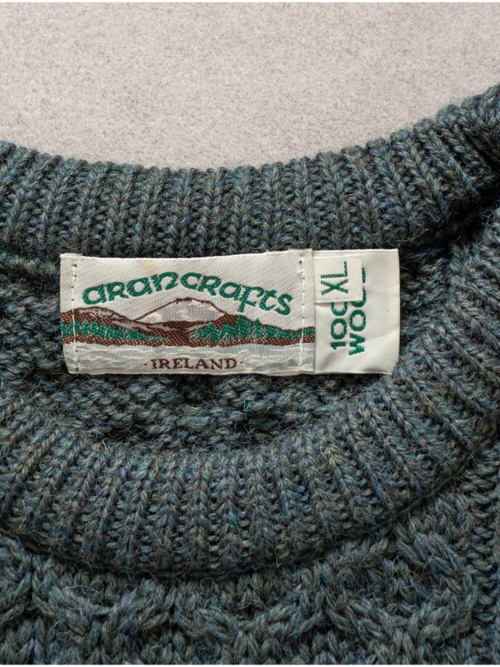 GREEN IRISH WOOL Cable Knit Winter Jumper Crew Neck / Medium - Picture 9 of 10
